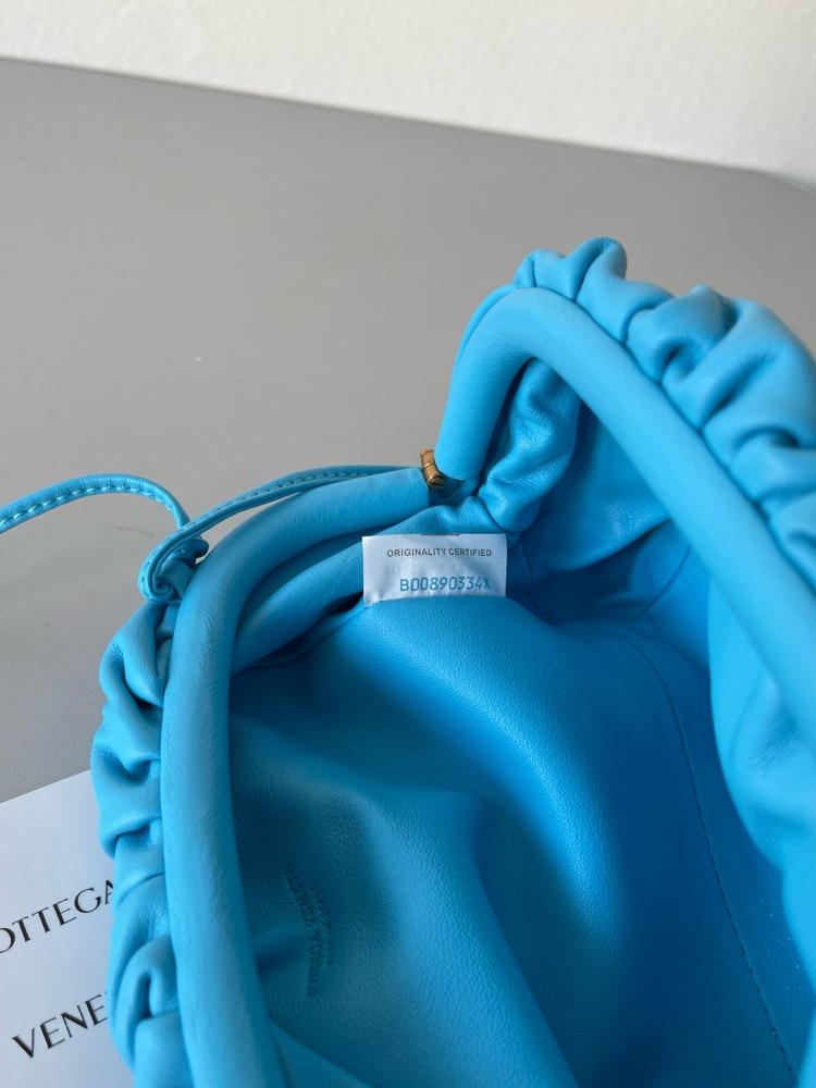 شنطة بوتيغا pouch مقاس22cm