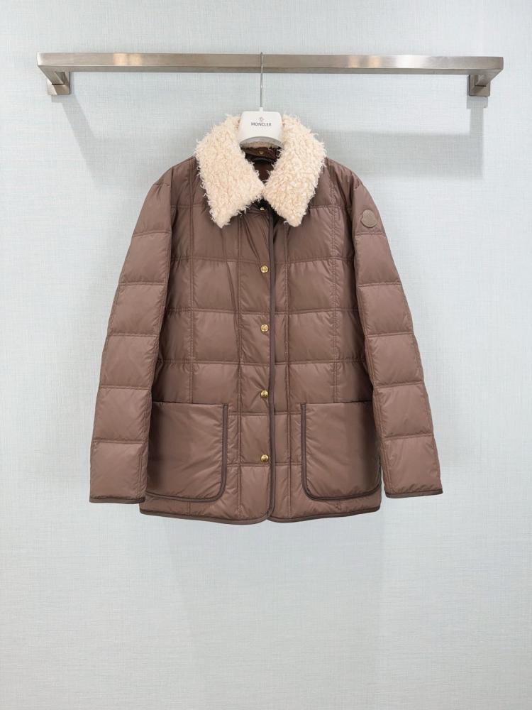 جاكيت Moncler