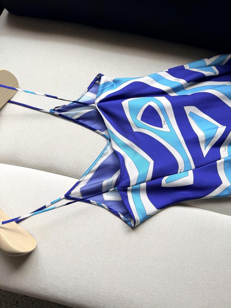 توب Pucci