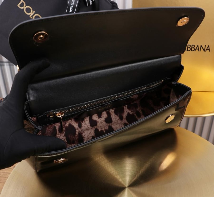 شنطة دولتشي اند غابانا Elongated Sicily handbag