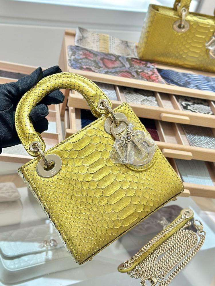 شنطة ديور Snakeskin Dior