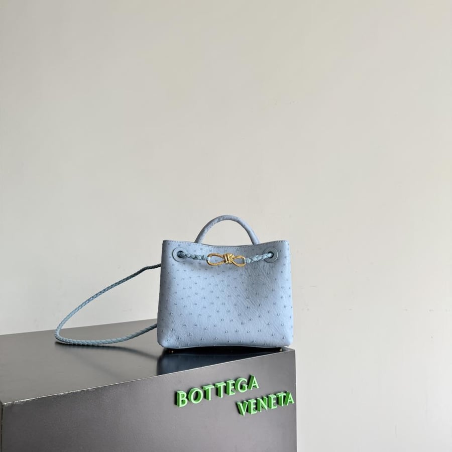 شنطة بوتيغا Andiamo مقاس 25cm