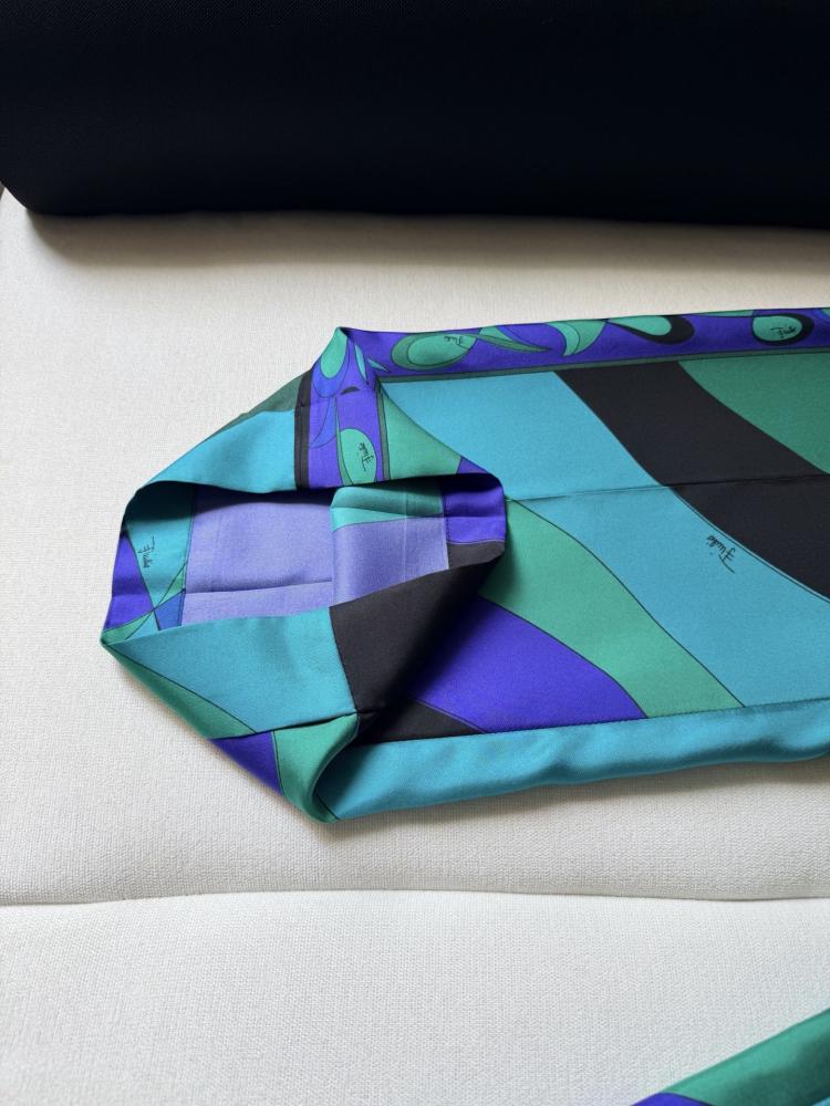 بنطلون Pucci.