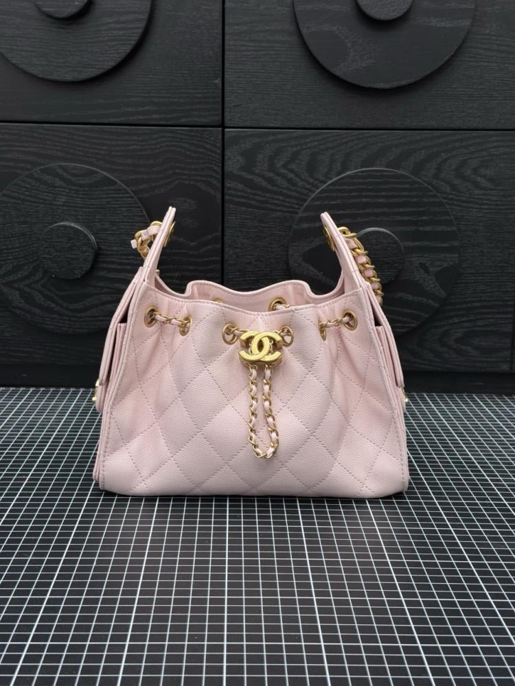 شنطة شانيل Mini hopo bag 22cm