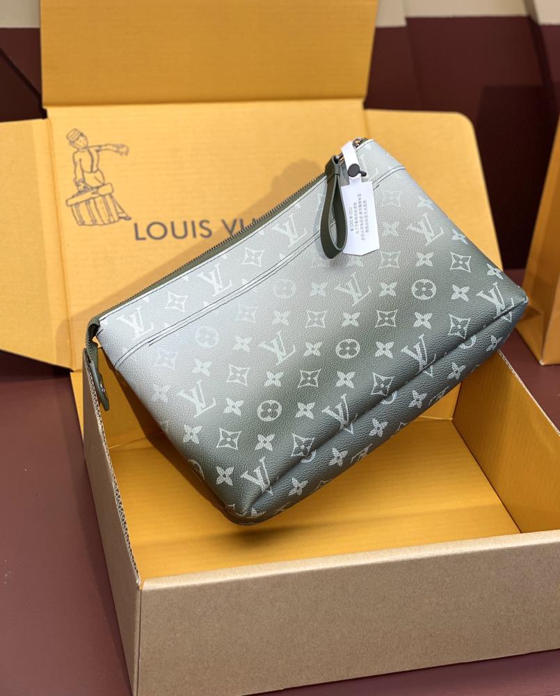 باوتش لويس فيتون Louis Vuitto