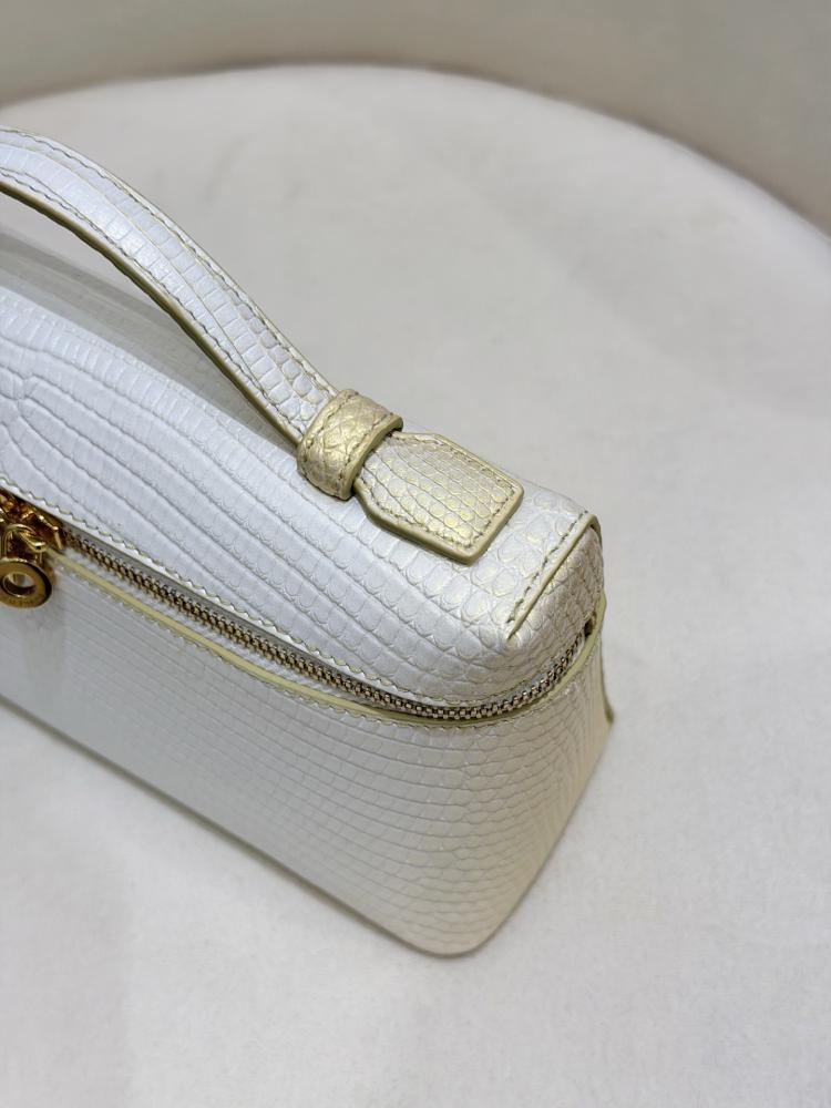 شنطة لورو بيانا Extra Poket Lizard Lora piana مقاس 19 cm