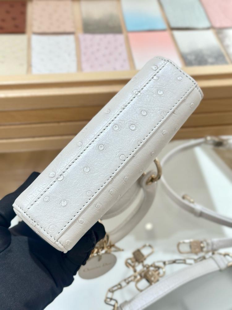 شنطة ديور Lady Ostrich Skin Dior مقاس 16cm