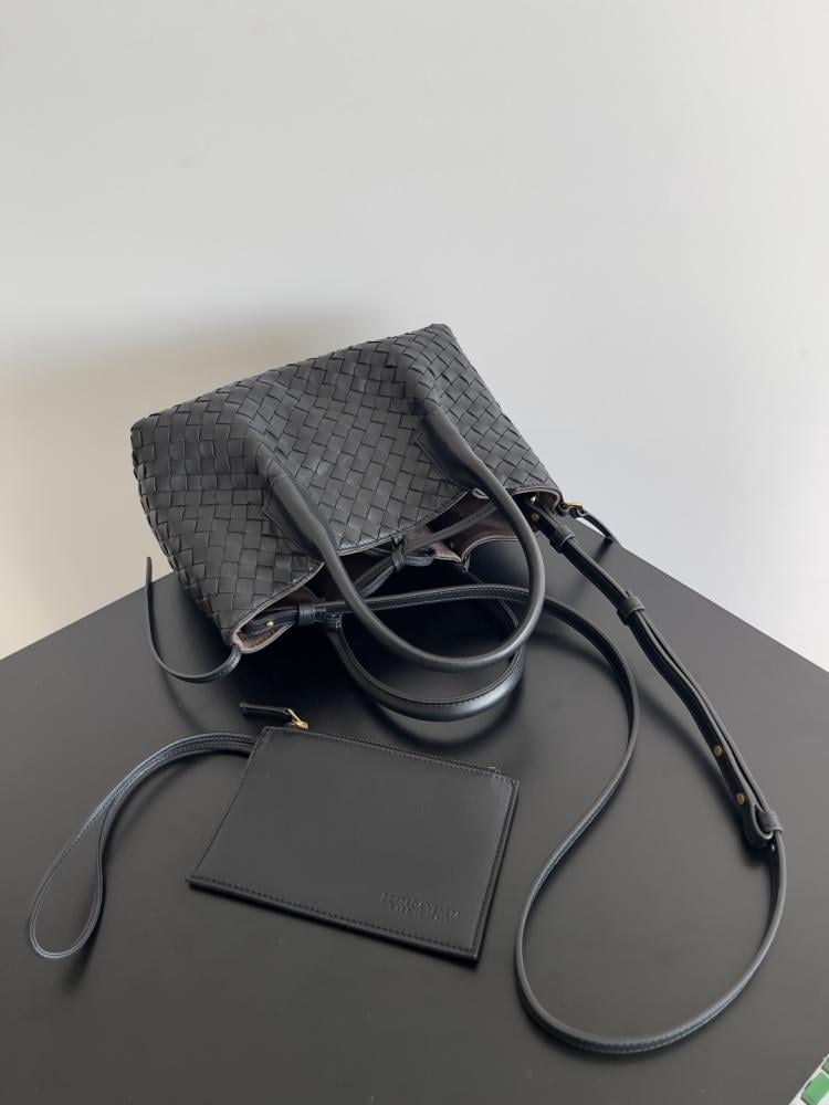 شنطة بوتيغا Pinacoteca مقاس 24cm