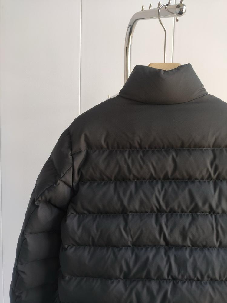 جاكيت Moncler