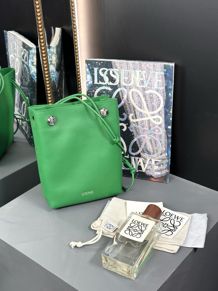 Loewe bag 25ss pebble pouch Small