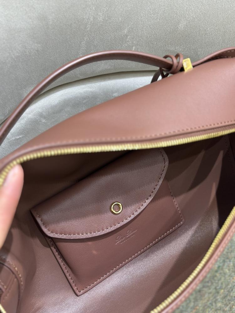 شنطة لورو بيانا Extra Lora piana مقاس 27 cm