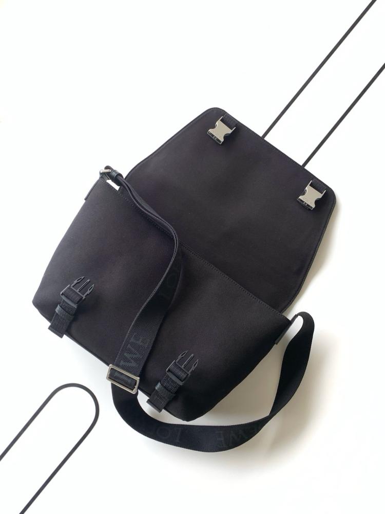شنطة لويفي Flex Loewe