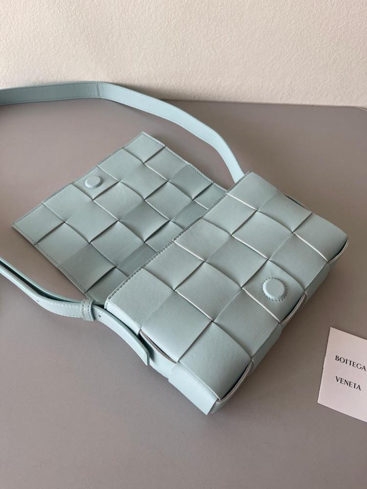 شنطة  بوتيغا Cassette مقاس 23cm