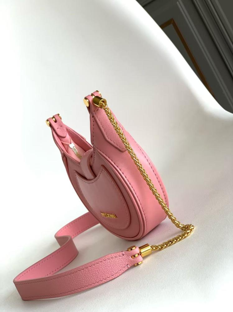 شنطة بولغاري SERPENTINE ELLIPSE   مقاس 18cm