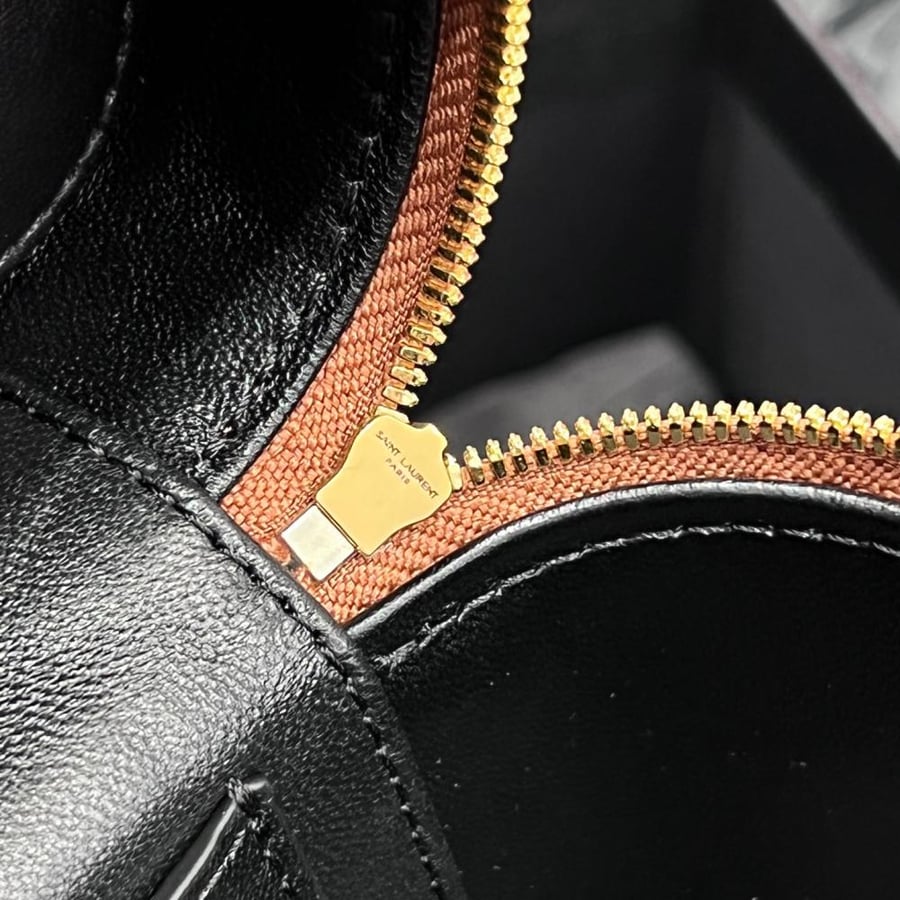 سان لوران GABY VANIT BAG مقاس 18cm
