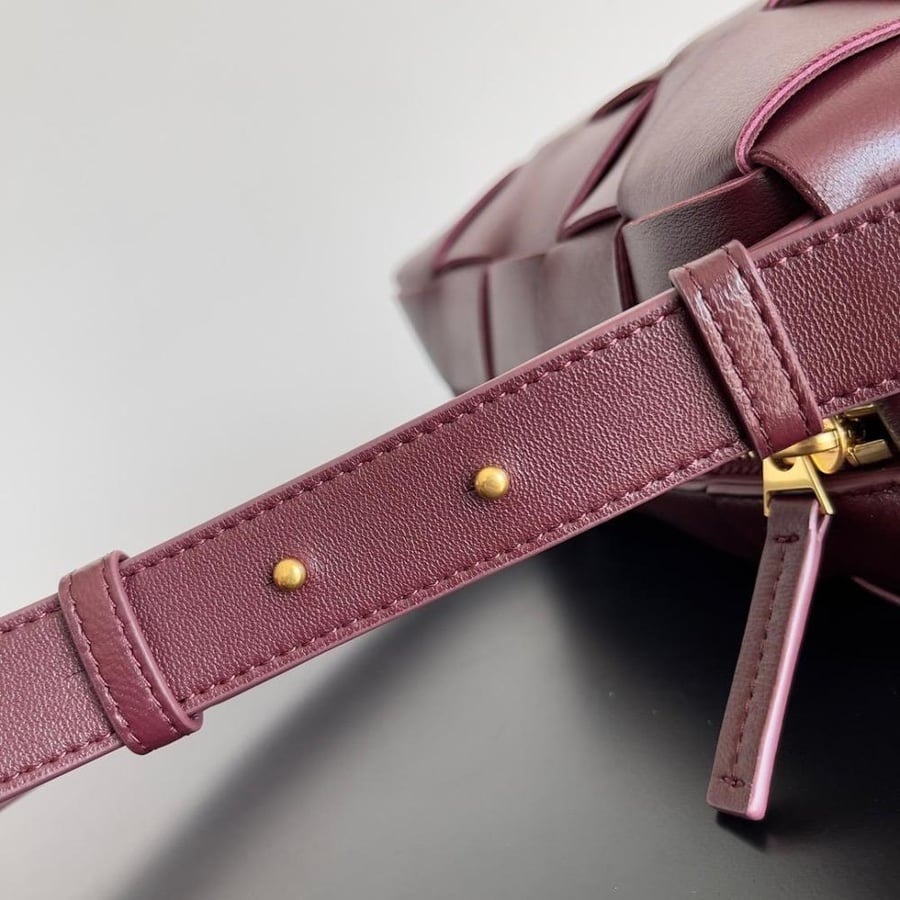 شنطة  بوتيغا Brick Cassette مقاس 23.5cm