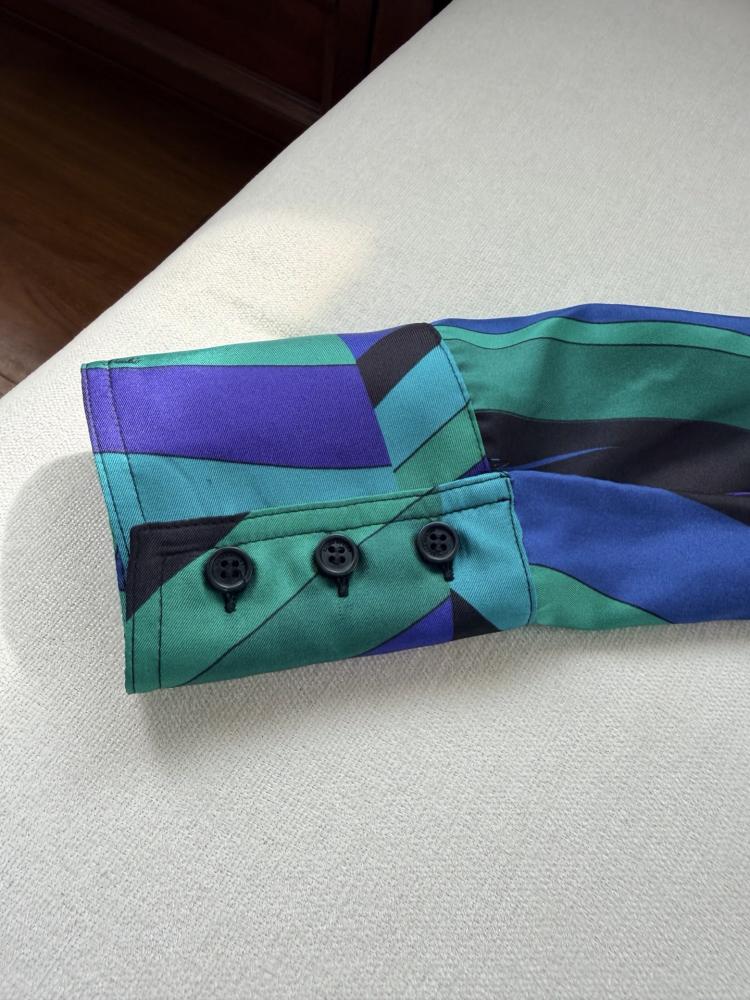 قميص Pucci.