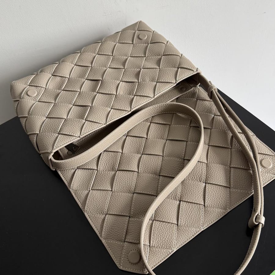 شنطة بوتيغا Large Diago bottega