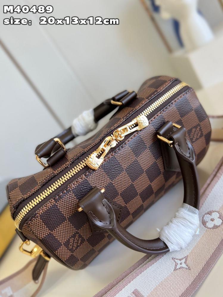 شنطة لويس فيتون Speedy Bandoulière مقاس 20