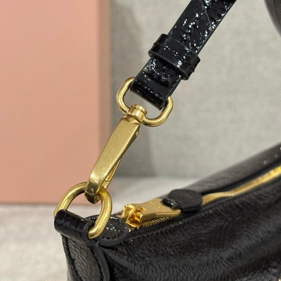 شنطة ميو ميو Pocket