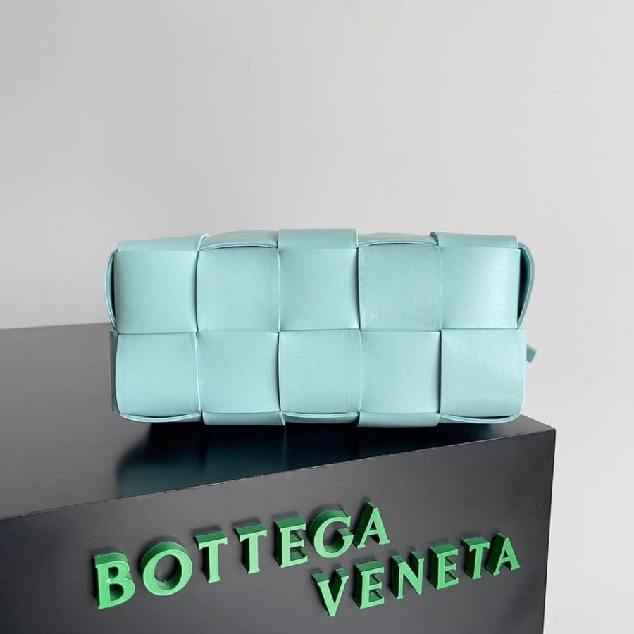 Bottega Brick Cassette bag size 23.5cm
