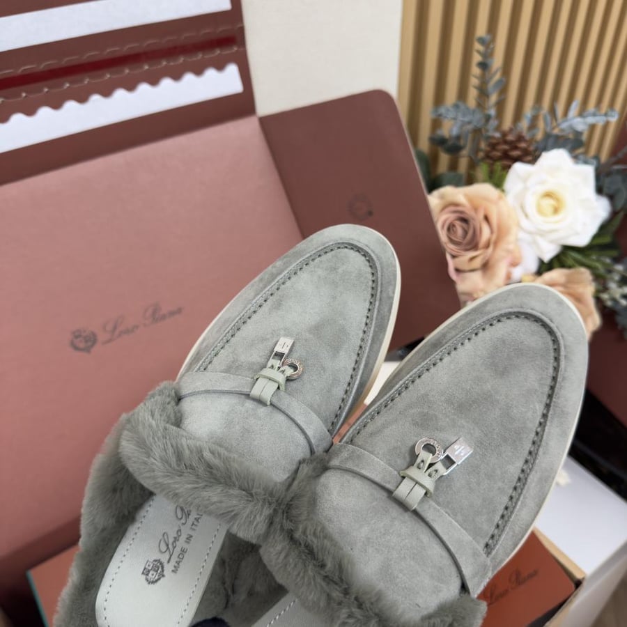 سليبر فلات لورو بيانا Suede Fur