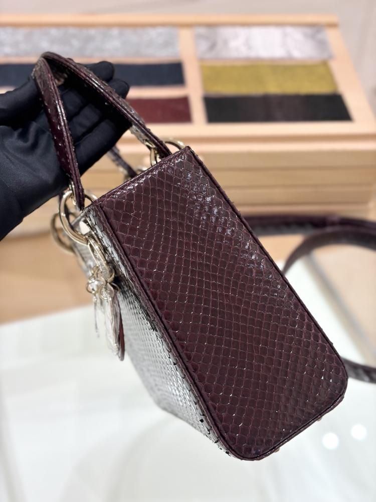 شنطة ديور Snakeskin Dior