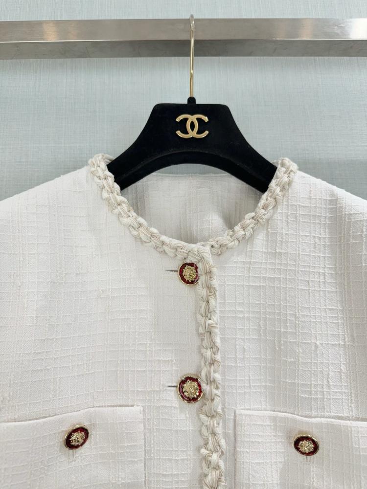 جاكيت Chanel