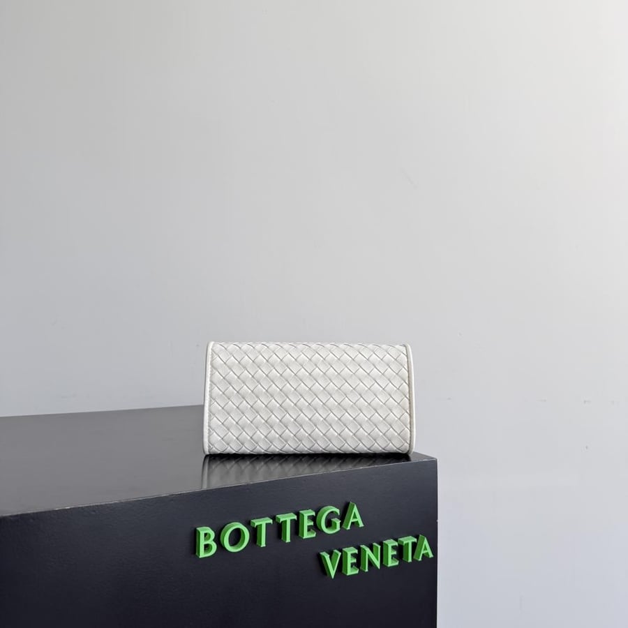 شنطة بوتيغا Baby barbara Bottega