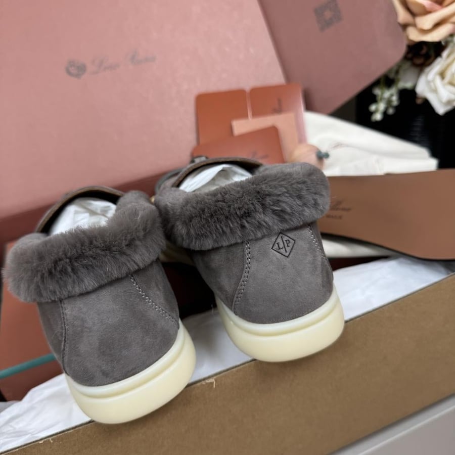 حذاء فلات لورو بيانا Low top fur
