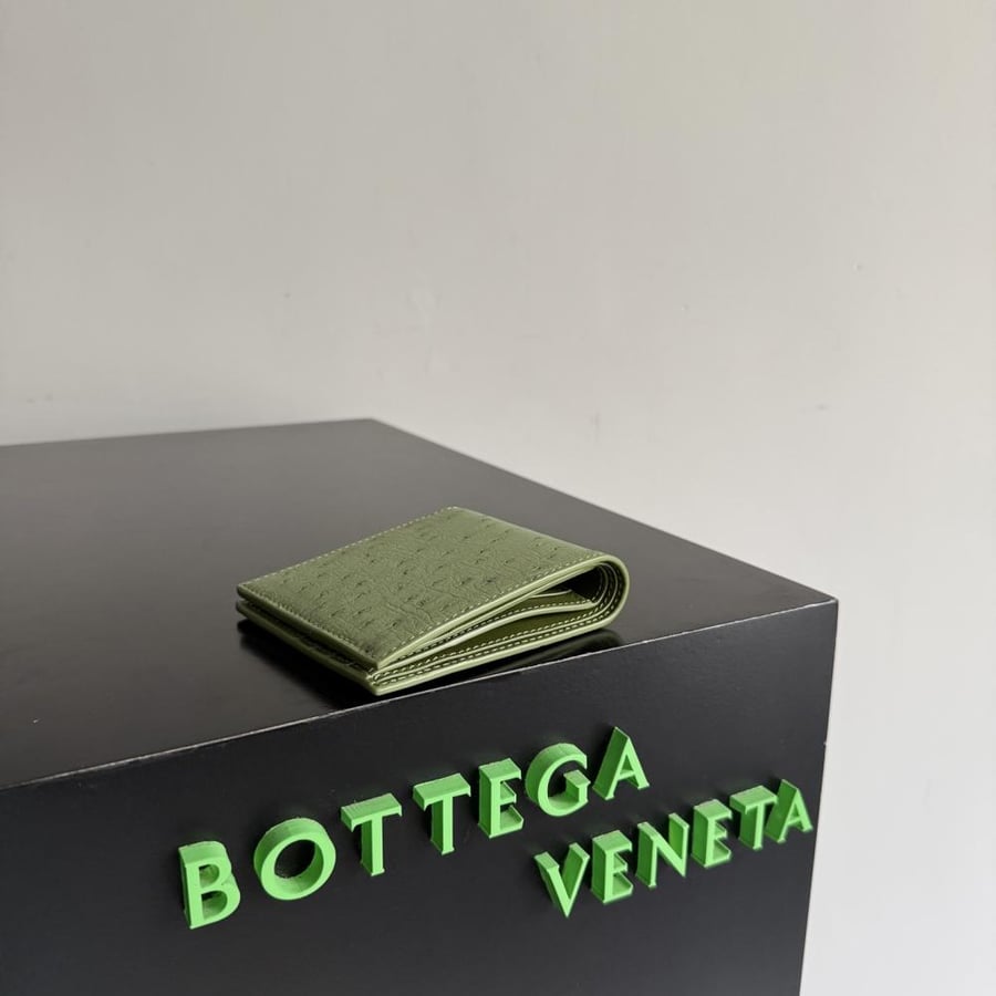 محفظة بوتيغا Ostrich Leathe bottega