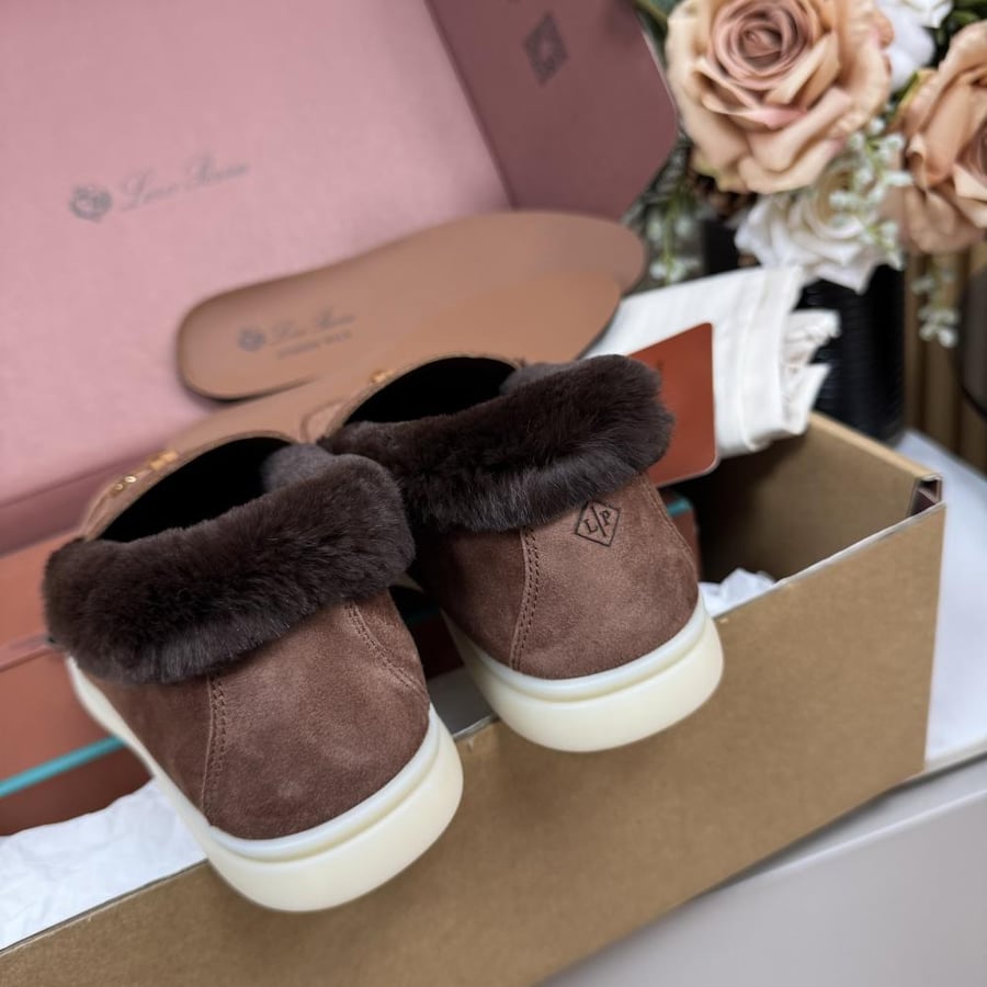 حذاء فلات لورو بيانا Low top fur