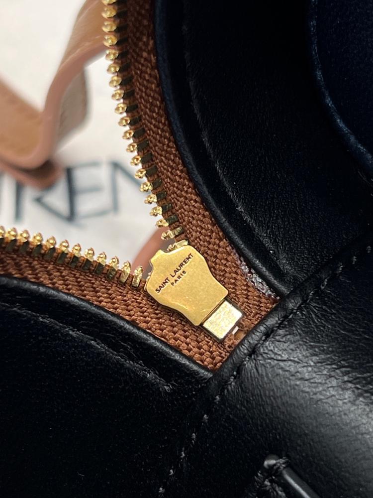 سان لوران GABY VANIT BAG مقاس 18cm