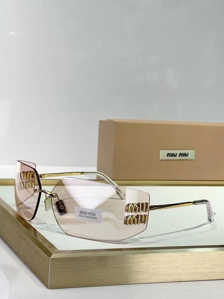 نظارة miu miu