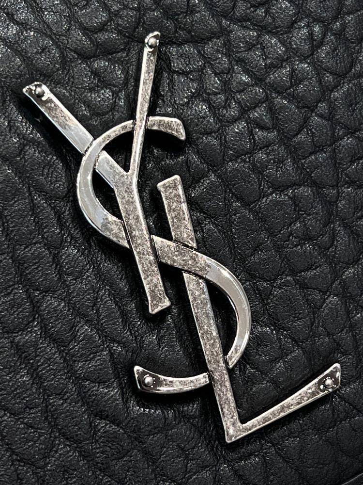 سان لوران Niki Saint Laurent