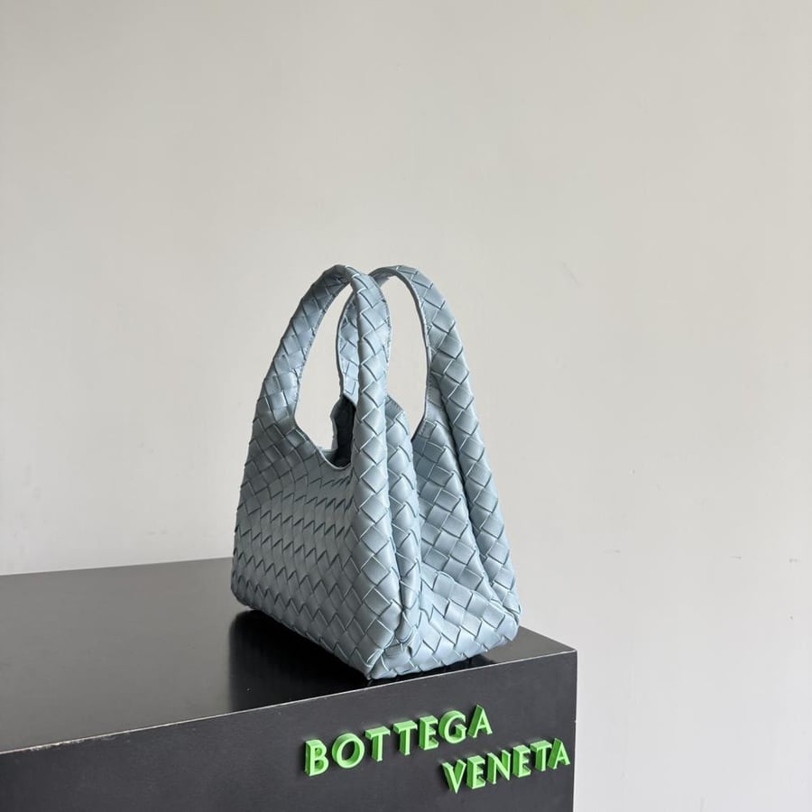 شنطة بوتيغا Small campana Bottega