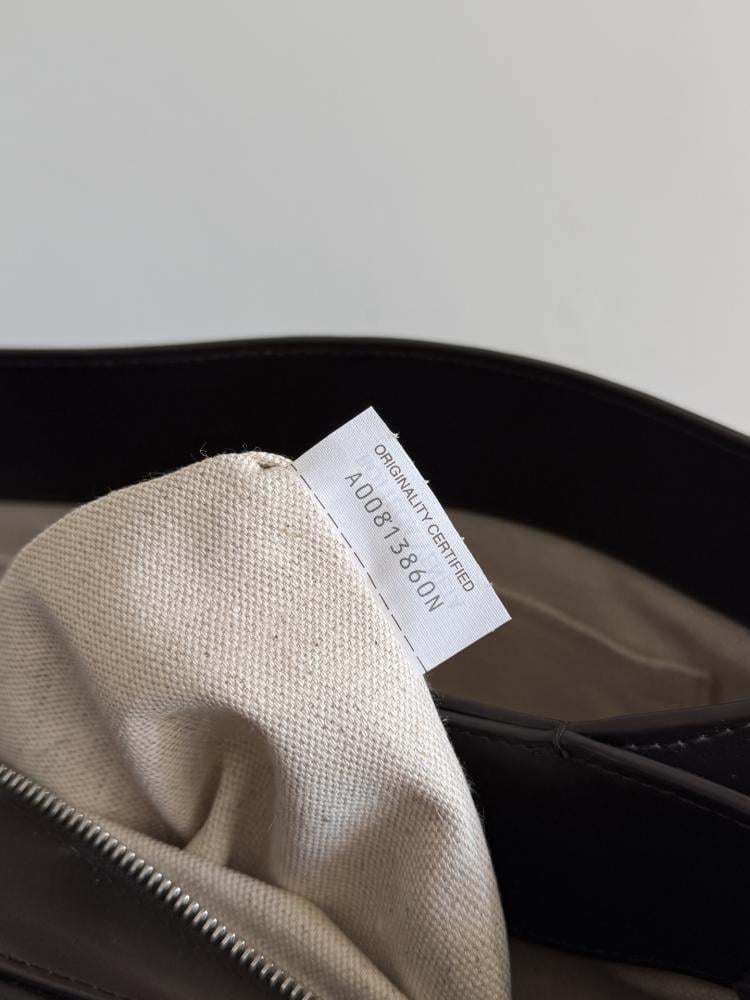 شنطة بوتيغا Andiamo Shoulder Bag Bottega
