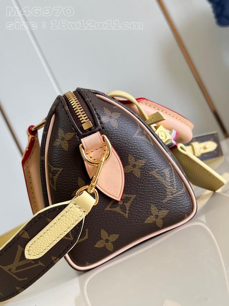 شنطة لويس فيتون Speedy Bandoulière مقاس 18