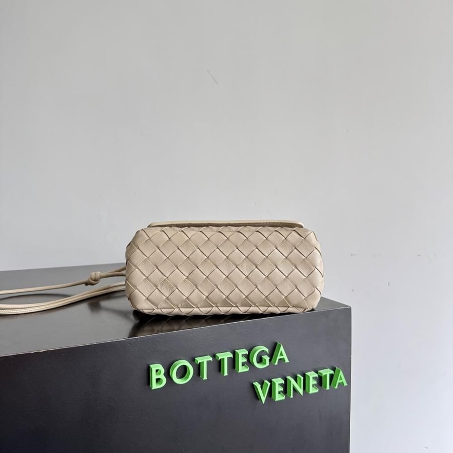 شنطة بوتيغا Nutturno Bottega