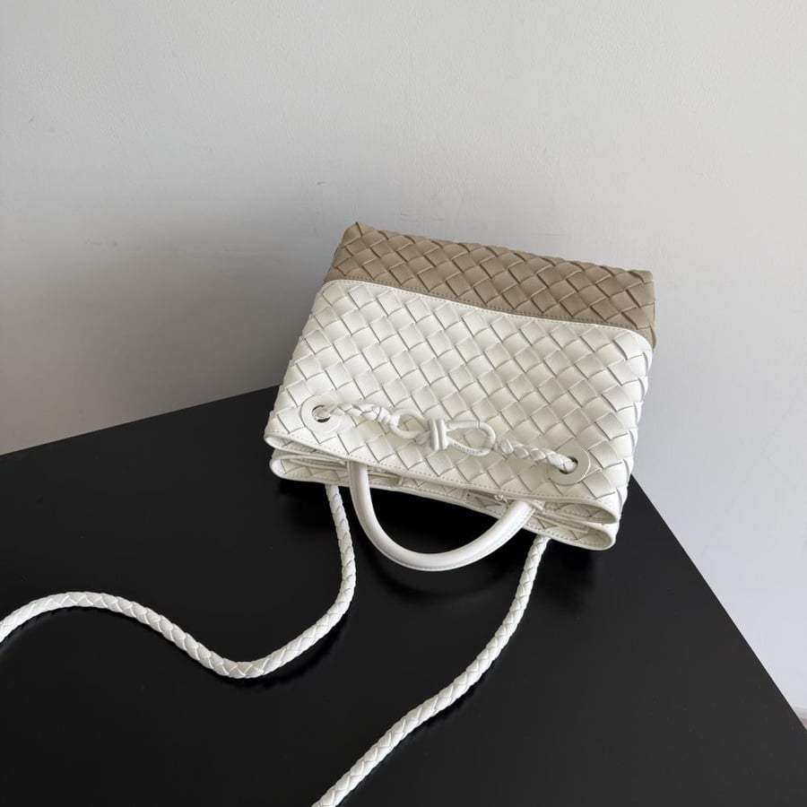 شنطة بوتيغا Small Andiamo Bottega