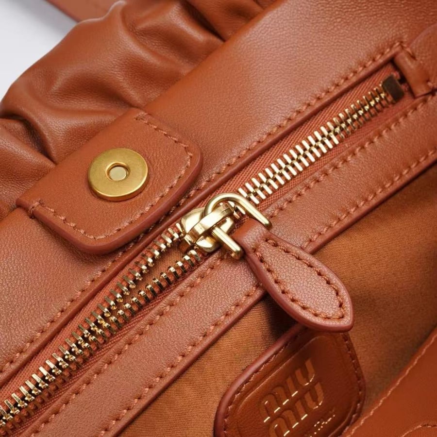 شنطة Miu Miu Joie NAppa مقاس 32cm