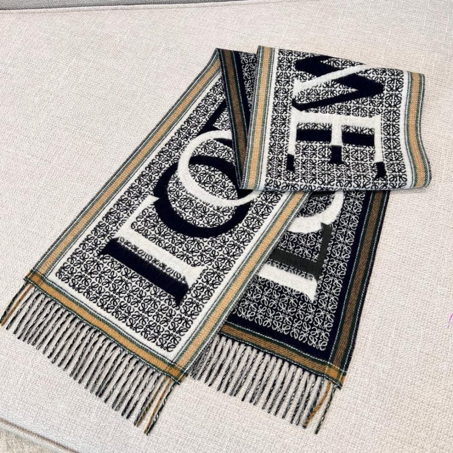سكارف Loewe