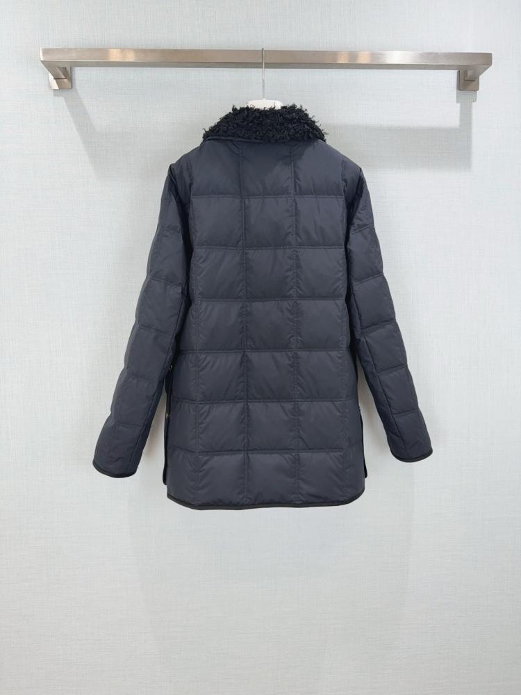 جاكيت Moncler