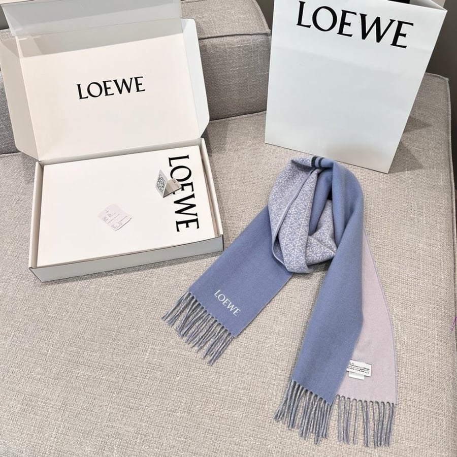 سكارف Loewe