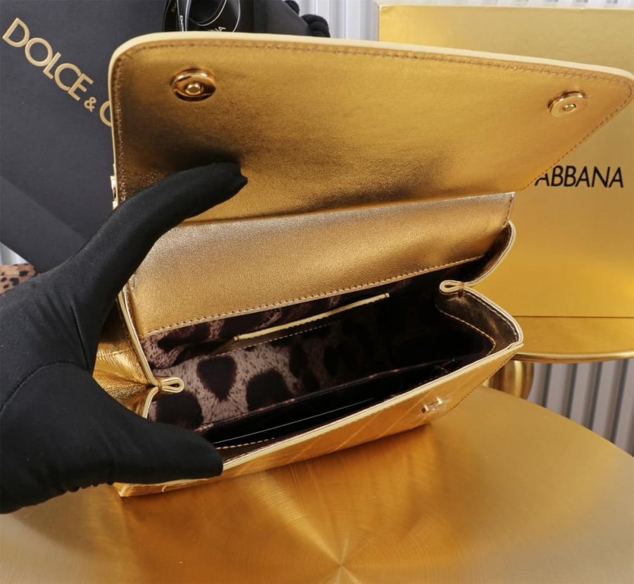 . شنطة دولتشي اند غابانا Medium Sicily handbag
