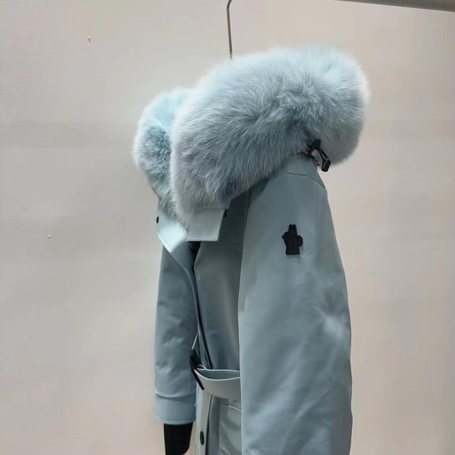 جاكيت Moncler