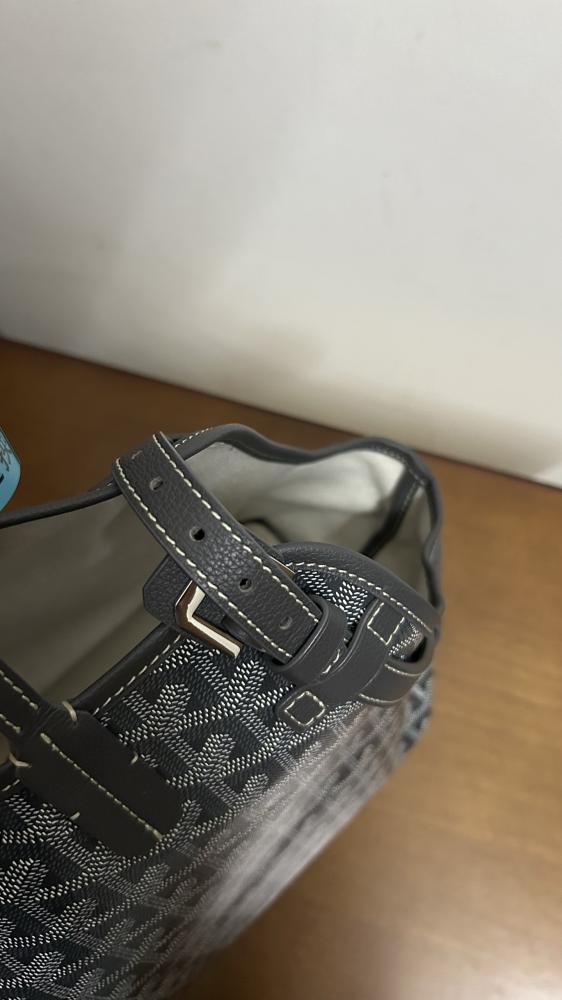 شنطة جويارد Chien Gris Goyard