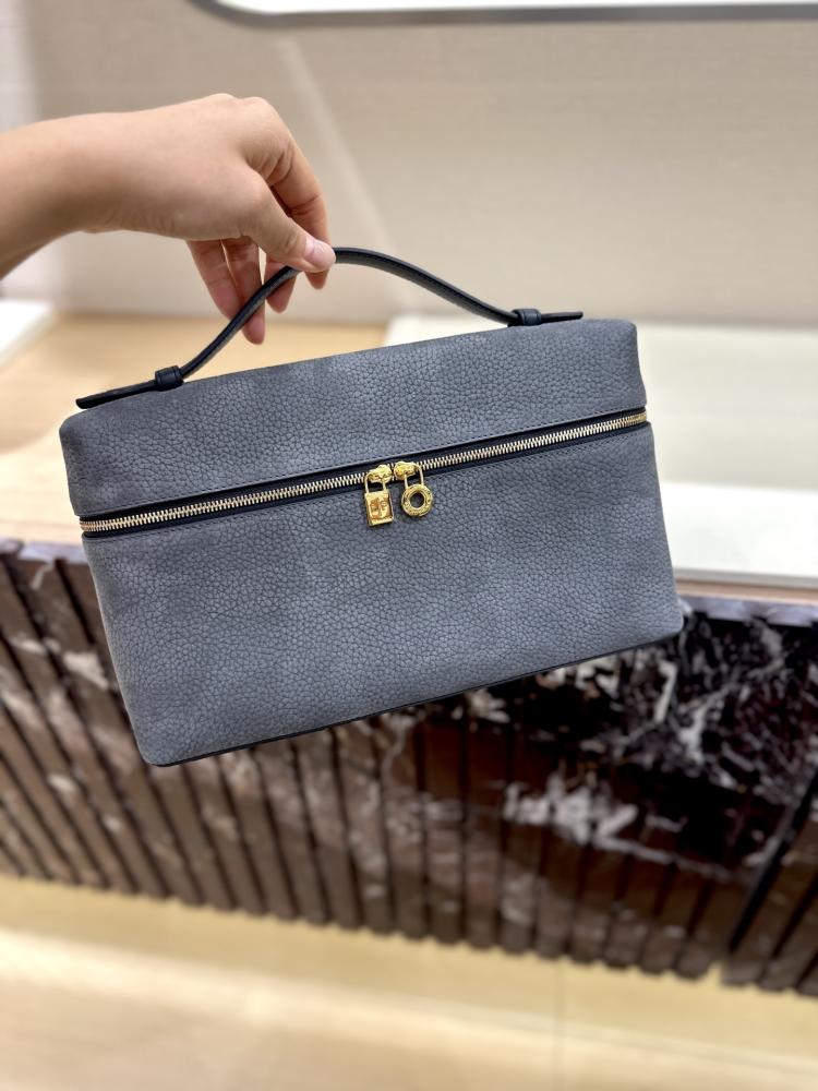 شنطة لورو بيانا Cowhide Lora piana مقاس 19 cm