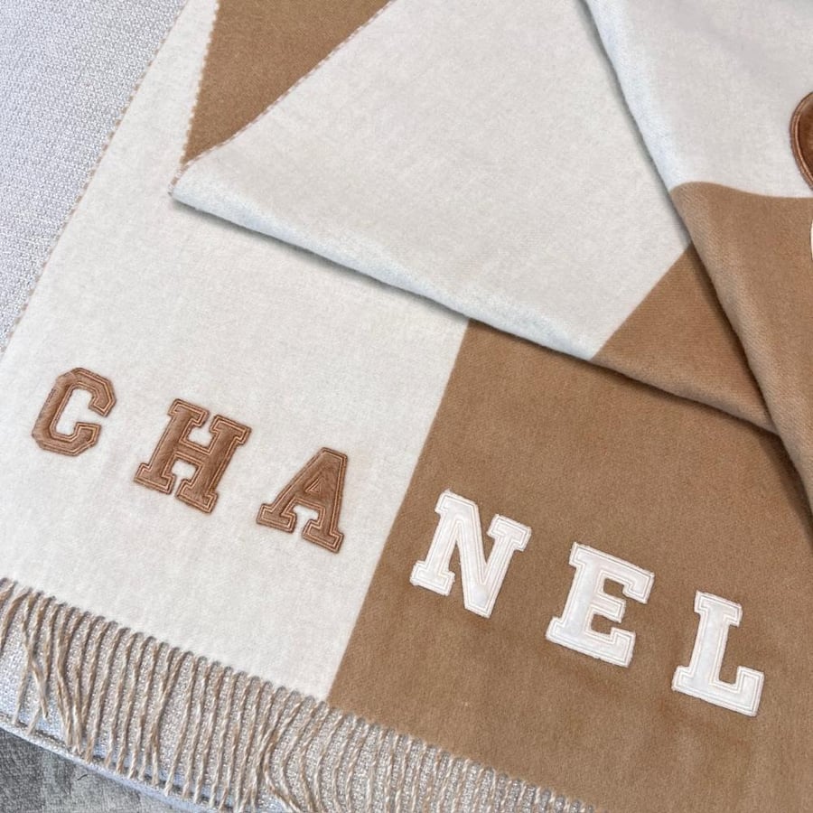 سكارف Chanel