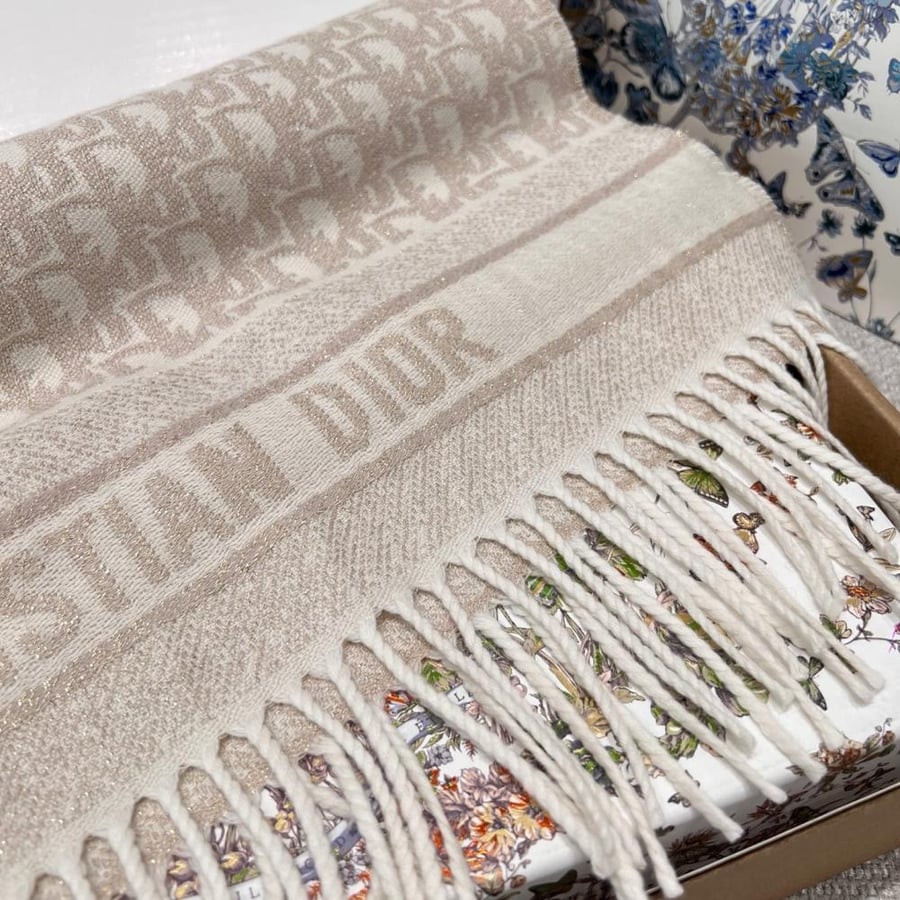 سكارف Dior